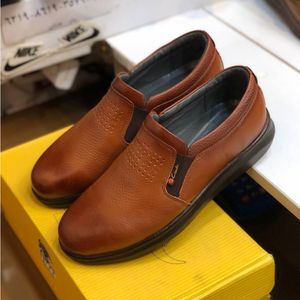 خرید اینترنتی قیمت کفش چرم مردانه مدل کرینگر عسلی