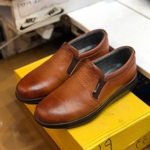خرید اینترنتی قیمت کفش چرم مردانه مدل کرینگر عسلی