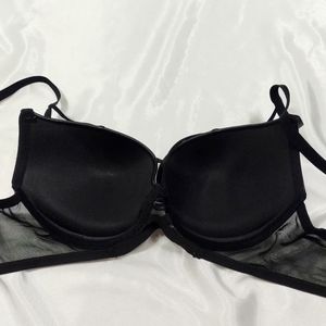 فروش اینترنتی ست شورت و سوتین چرمی زنانه st6r