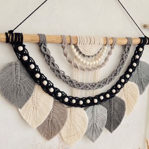 اویز مکرومه رنگین کمونی مهره دار با برگ