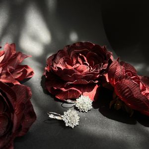 گوشواره زنانه گل نگین