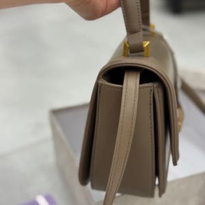 فروش اینترنتی کیف زنانه جیمی چو