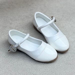 خرید اینترنتی قیمت کفش بچگانه مجلسی دخترانه طرح کیدز از توباکو کد 5032607