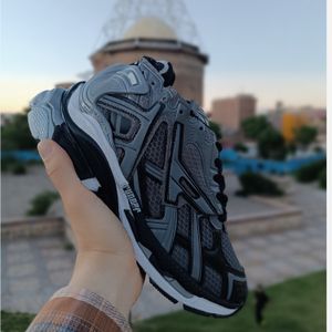 کتونی مردانه بالنسیاگا رانر طوسی