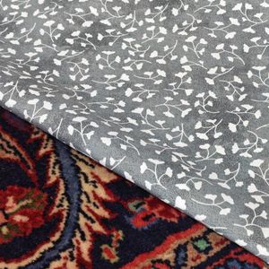 خرید اینترنتی قیمت پارچه ملحفه عرض 2 متر مدل گلی رنگ طوسی