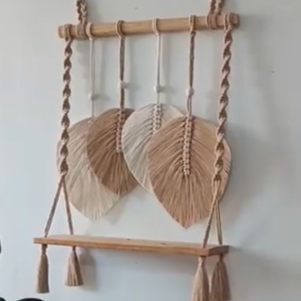 مشخصات شلف چوبی مکرومه برگ دار چوبی