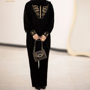 مشخصات مانتو تک آیین