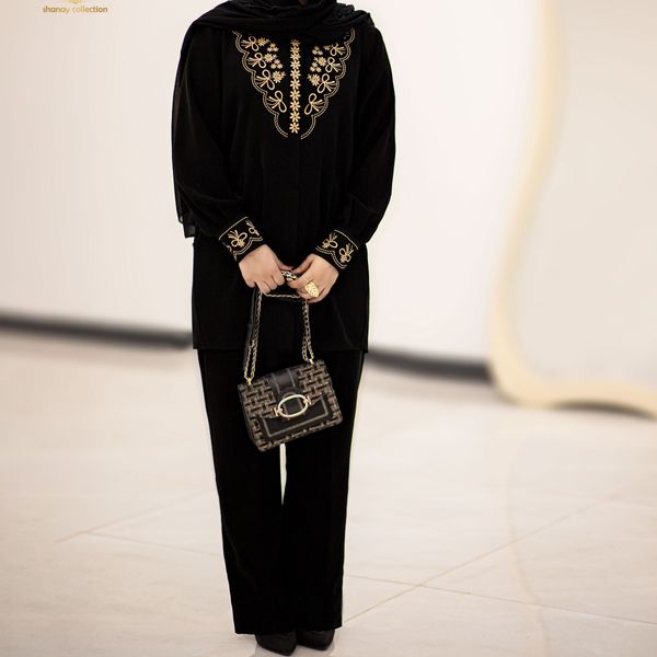 مانتو تک آیین