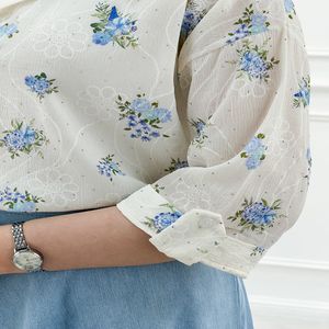 خرید اینترنتی قیمت شومیز سفید گلدار نگین دار | تاتاتا