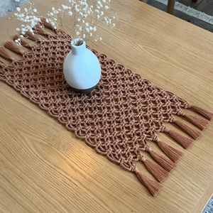 رانر مکرومه بافی‌مدرن طرح گلاره