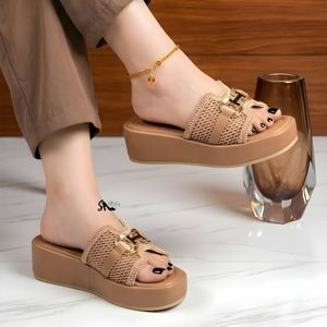 صندل زنانه مدل اچ