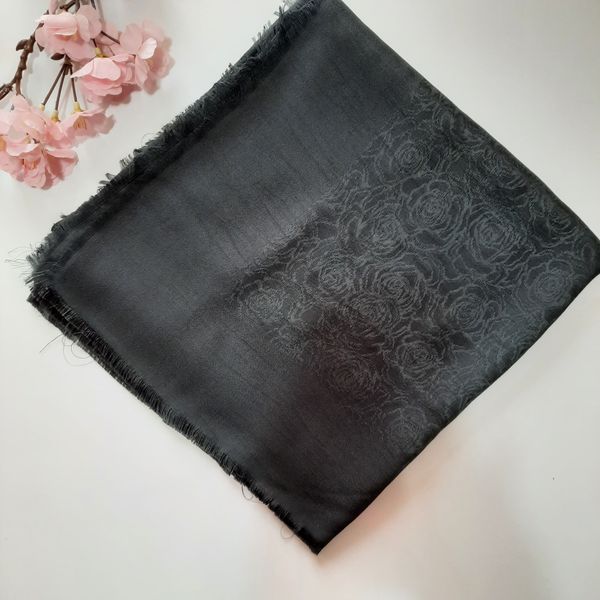 روسری ژاکارد ابریشم رنگ نوک مدادی قواره 120 کدM03