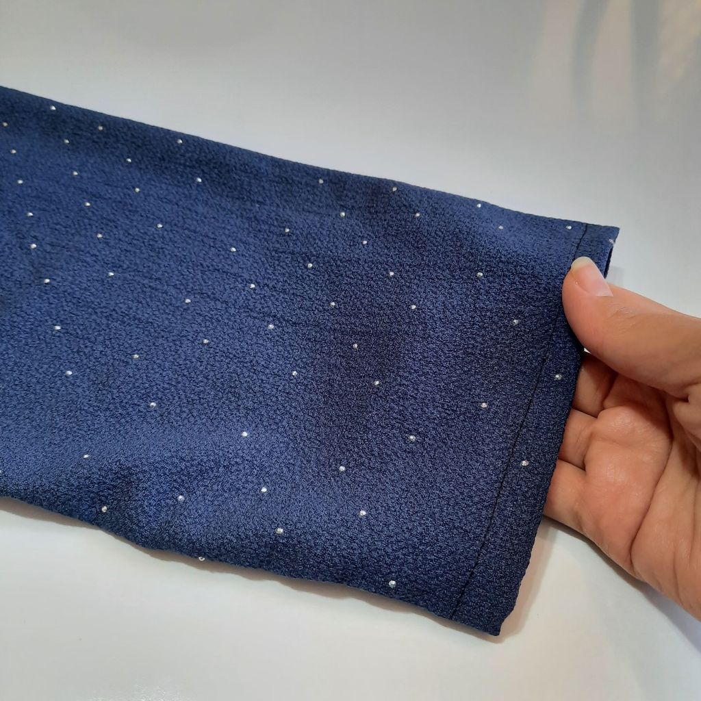 خرید اینترنتی قیمت شومیز زنانه نگین دار سورمه ای فری سایز از 38 تا 44