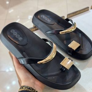 کفش زنانه صندل انگشتی سگک مربعی