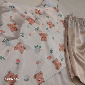 قیمت ارزان ست تاپ و شلوارک زنانه  تدی ساتن وارداتی