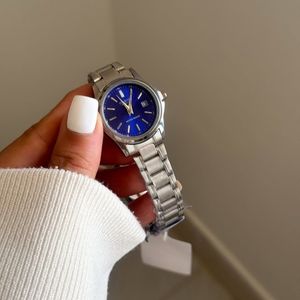 کاسیو گرد زنانه نقره ای ص آبی CASIO