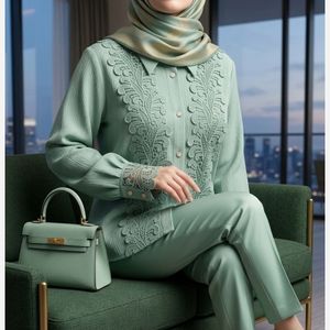 شومیز مجلسی آیسو تا سایز 58 سبز آدامسی