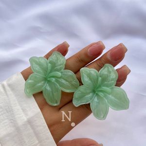مشخصات گوشواره زنانه مدل گل تابستونی