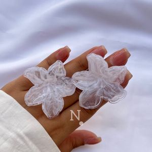 فروش اینترنتی گوشواره زنانه مدل گل تابستونی