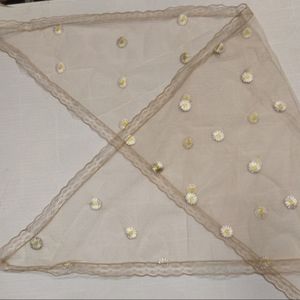 روسری یا مینی اسکارف توری 3 گوش طرح بابونه