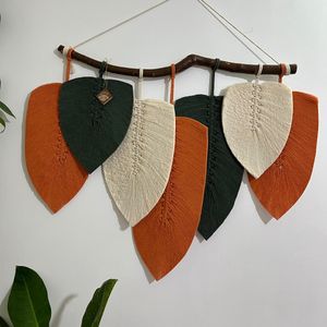 خرید انلاین اویز برگ مکرومه بافی طرح زربافت مدرن