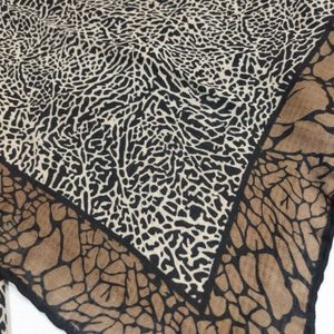 خرید اینترنتی قیمت روسری طرح دار نخی قواره 140 مشگی قهوه ای کرم