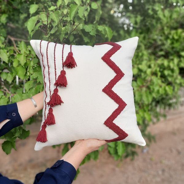 کاور کوسن پانچ دوزی طرح منگوله دار