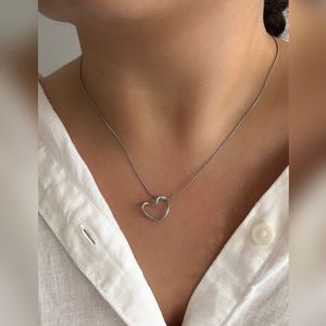 مشخصات گردنبند رنگ ثابت قلب