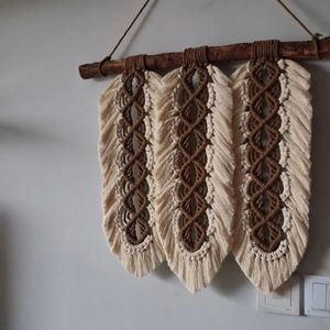 دیوارکوب اویز مکرومه بافی سه برگ طرح خاطره