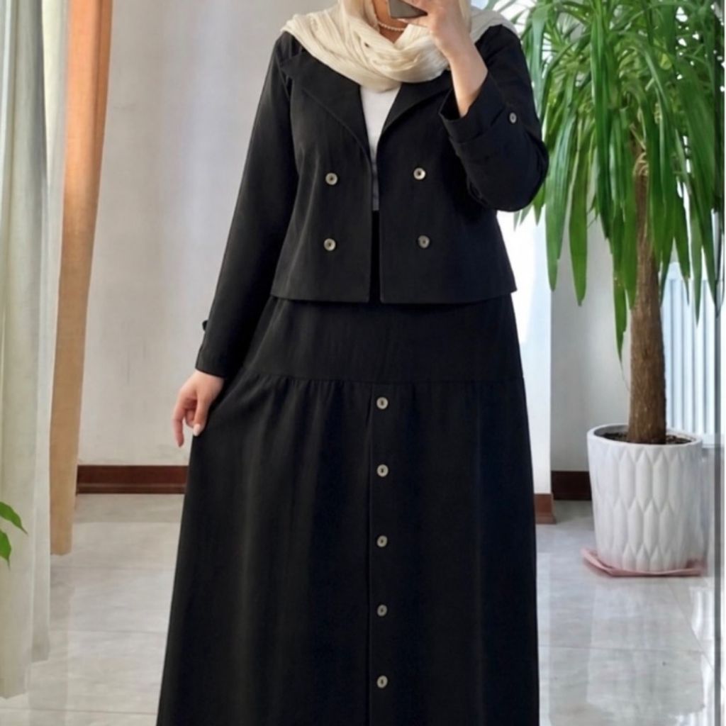 مشخصات کت دامن جلو دکمه