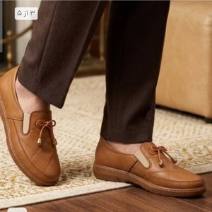 کفش طبی اداری دست دوز طبی دارای کفی طبی زیره پیو شرکتی رنگ عسلی