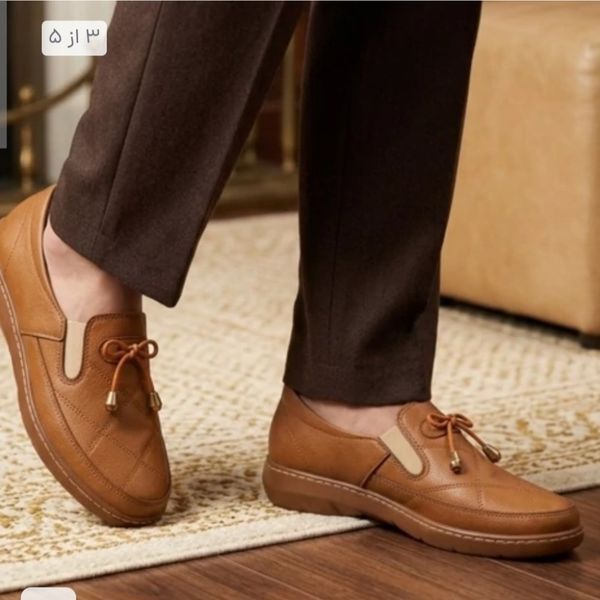 کفش طبی اداری دست دوز طبی دارای کفی طبی زیره پیو شرکتی رنگ عسلی