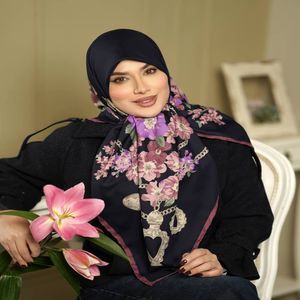 روسري توييل در طرح و رنگ متنوع