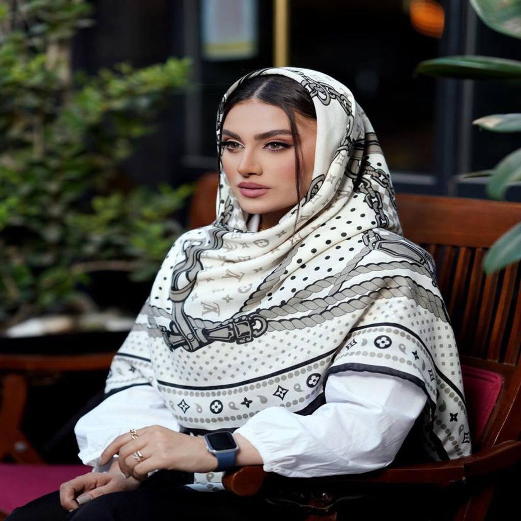 خرید اینترنتی قیمت روسري نخي Lv در رنگبندی