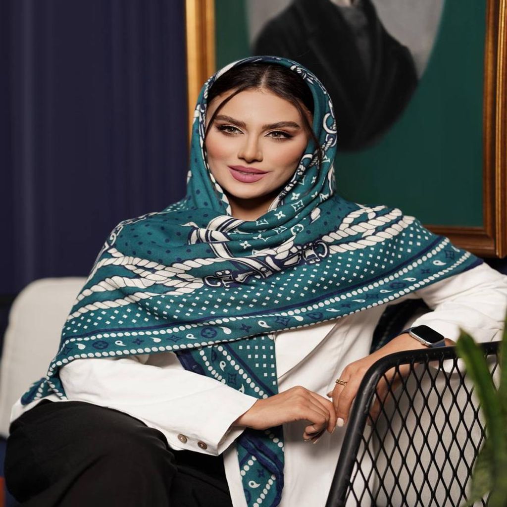 خرید اینترنتی قیمت روسري نخي Lv در رنگبندی