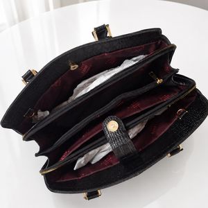 خرید آنلاین کیف اداری چرم طبیعی زنانه