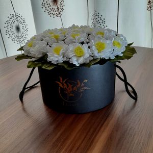 قیمت ارزان باکس گل مدل بابونه سفید