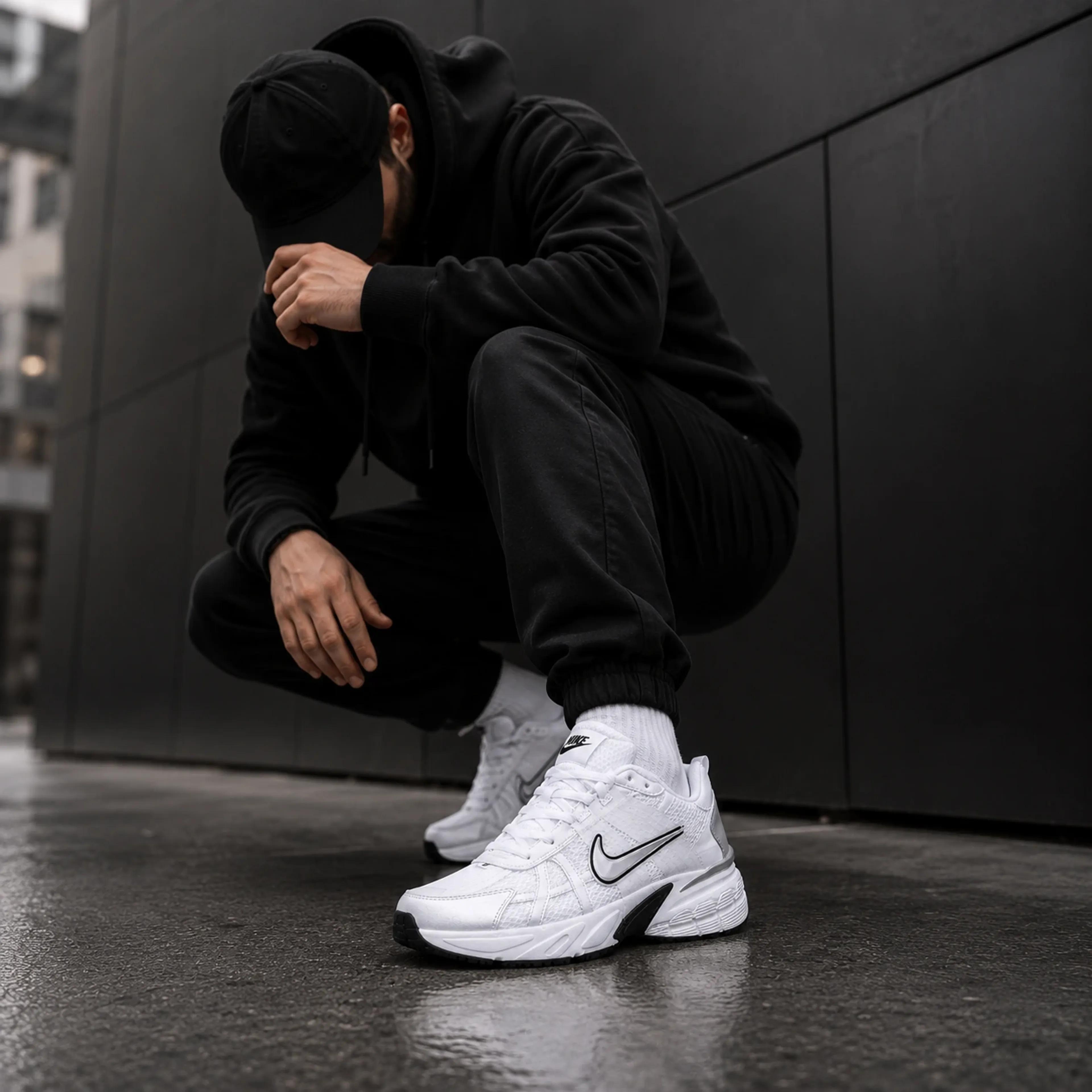 خرید اینترنتی قیمت کفش ورزشی نایک وی تو کی ران NIKE V2K RUNسفید