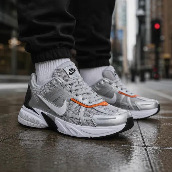 کفش ورزشی نایک وی تو کی ران NIKE V2K RUNطوسی
