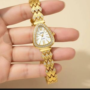فروش اینترنتی ساعت مچی زنانه برند EHHE