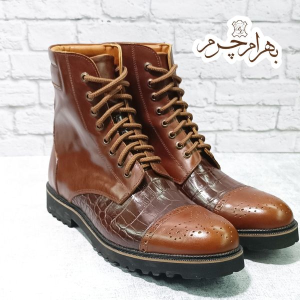 بوت مردانه اسپرت چرم طبیعی دماوند پلاس قهوه ای تک سایز