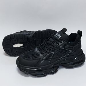 کتانی اسپرت طرح جدید پرادا Prada با پاخور شیک و جذاب