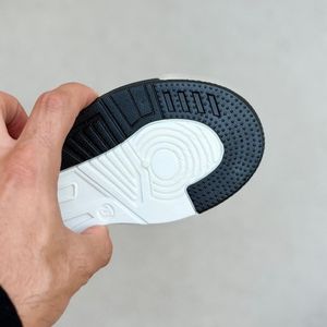 خرید اینترنتی قیمت کتونی بچگانه نیمساق طرح بومرنگ از K-Z کد 5050303