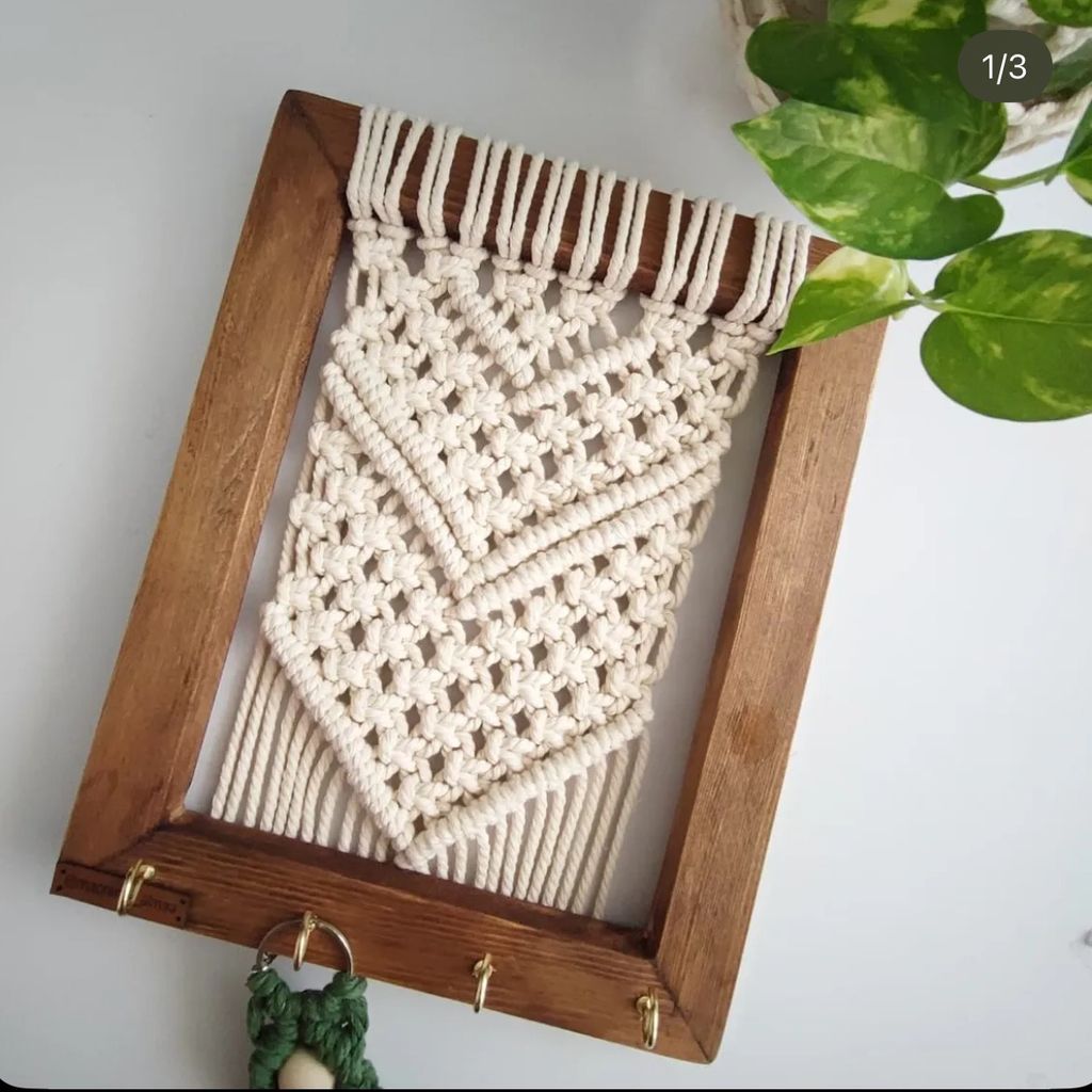 خرید اینترنتی جاکلیدی مکرومه چوبی طرح ایسان