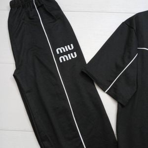 قیمت ست تیرشت و شلوار زنانه miu miu