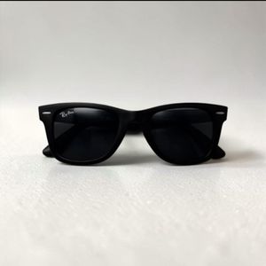 خرید انلاین عینک آفتابی مدرن با طراحی شیک و حفاظت کامل از UV