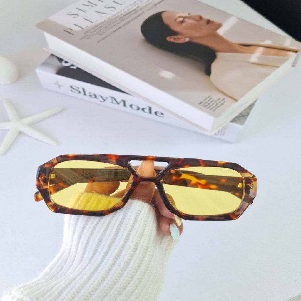 مشخصات عینک آفتابی زنانه دید در شب پرادا Prada پلنگی پینترستی UV400 ترند رنگ عدسی لیمویی