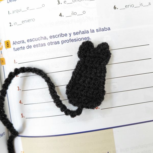 بوکمارک گربه دم پاپیونی بافتنی
