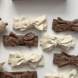 هدبند بچگانه کرم