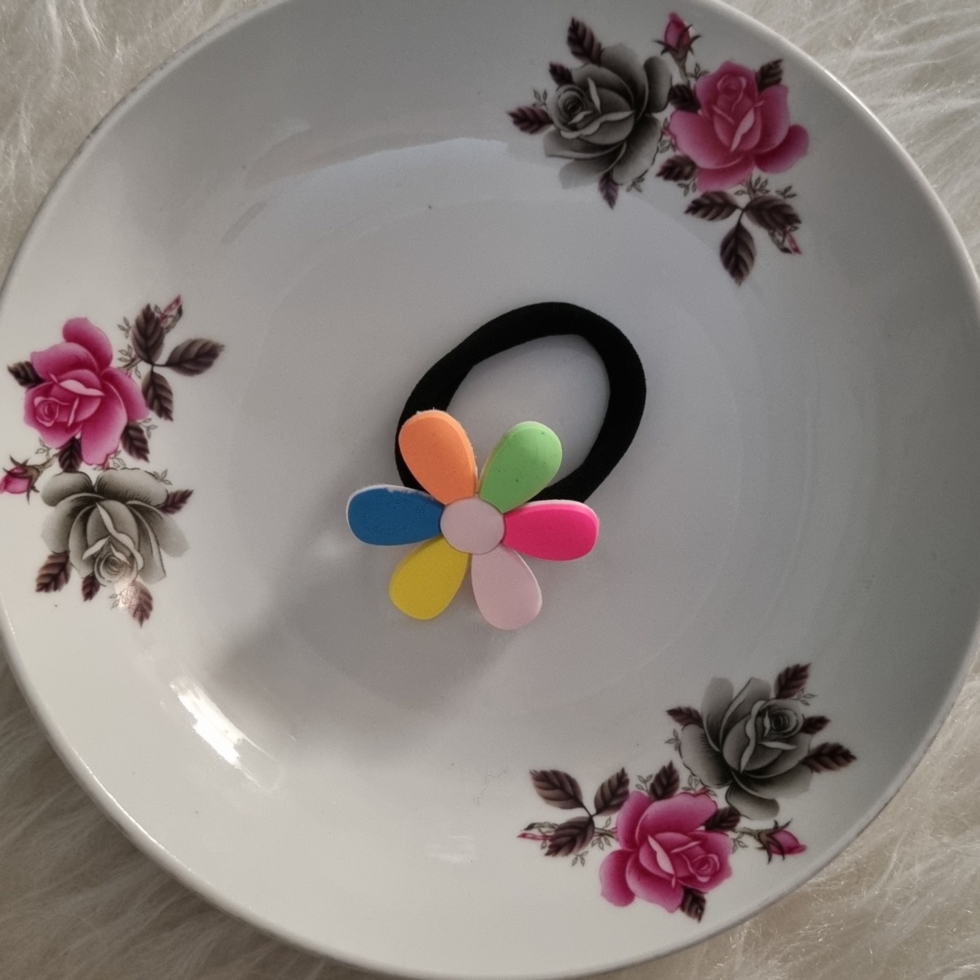 مشخصات کش مو حوله ای گلدار رنگی اکسسوری جذاب و کاربردی